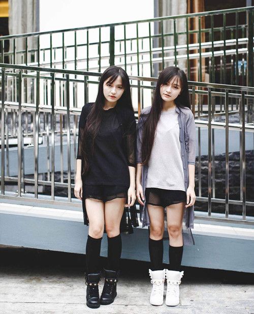 Hai chị em Mỹ Huyền - Huyền Trang